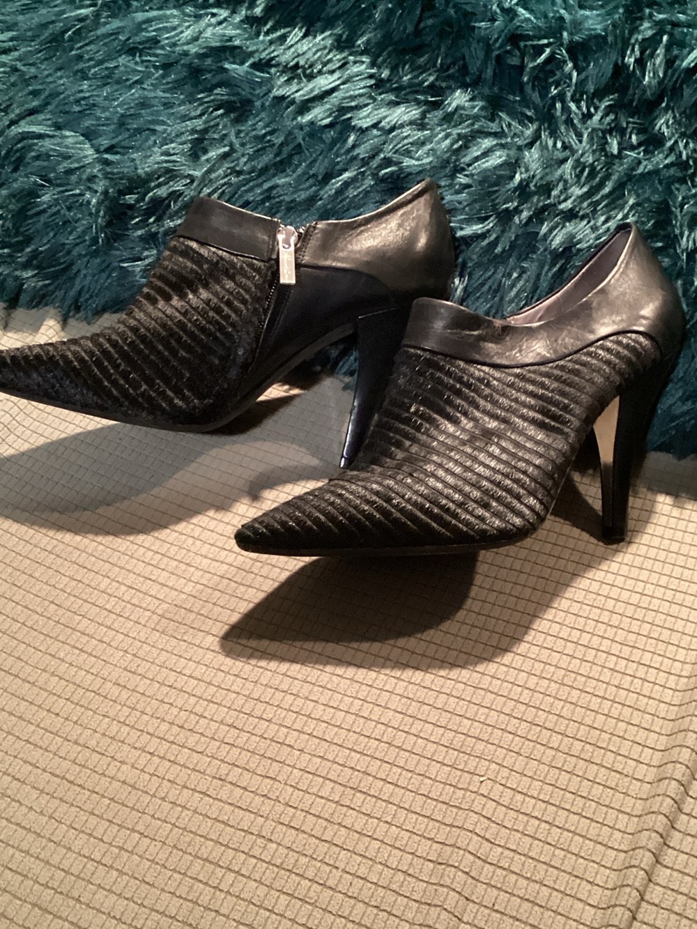 Kenneth Cole Black Pointed Ribbed Leather Heel Booties